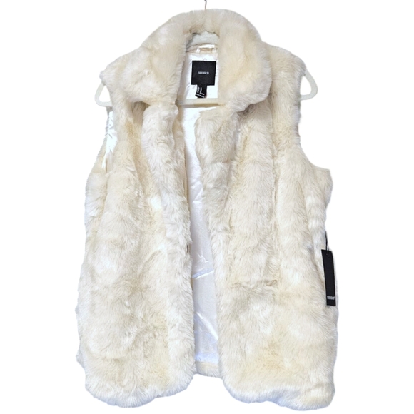 Forever 21 Jackets & Blazers - Ivory Faux Fur Vest Size M Mob Wives Rich Girl Luxury Old Money Glam